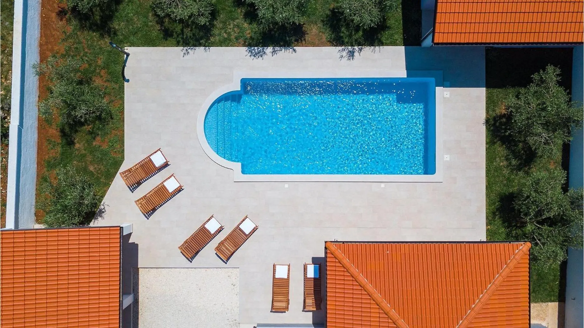 Villa Zeus Póla Nyaraló