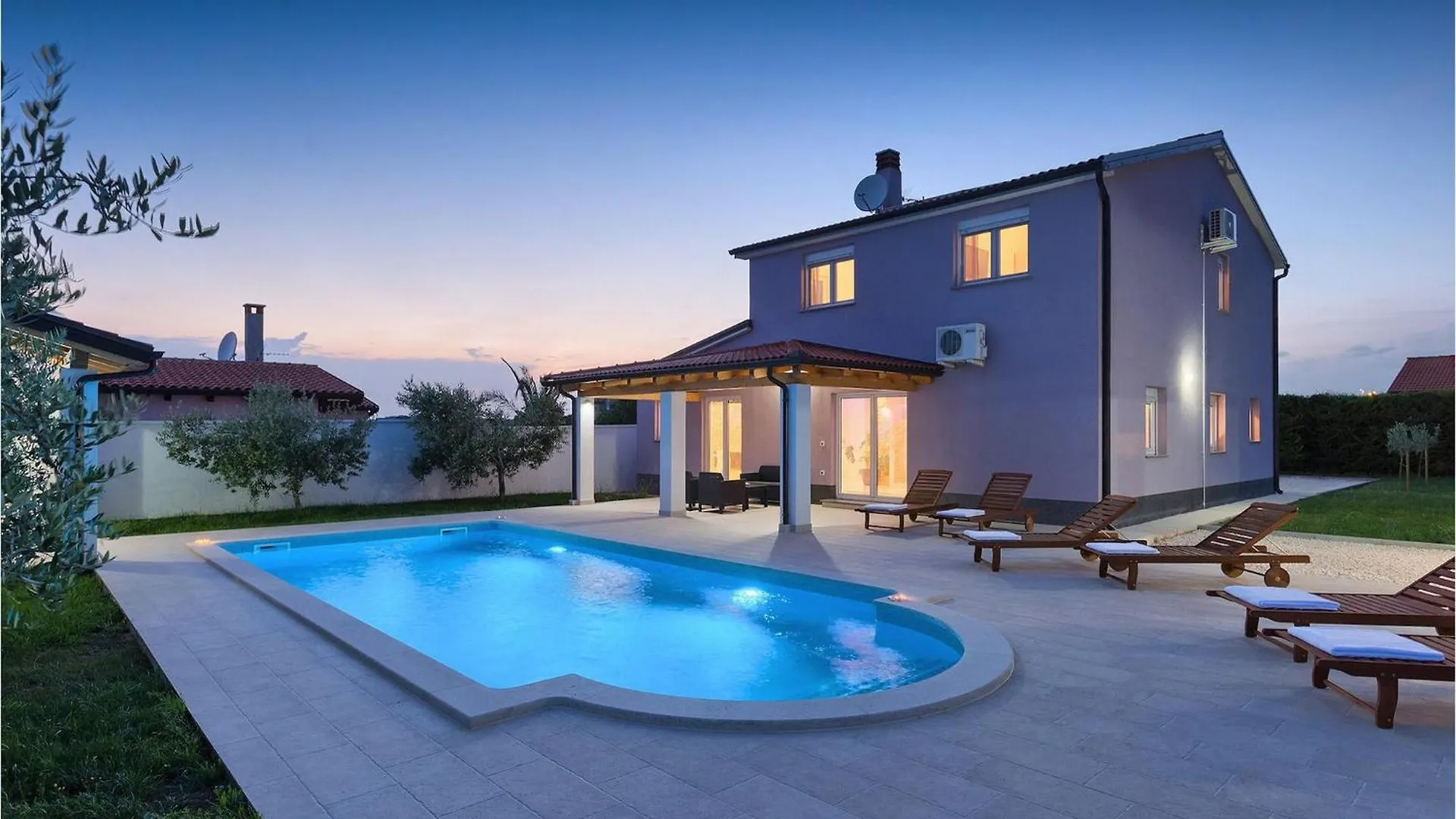 Villa Zeus Pula 0*,  Hırvatistan